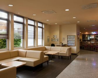 Sunday Hotel Frankfurt Airport - Neu-Isenburg - Neu Isenburg - Lounge