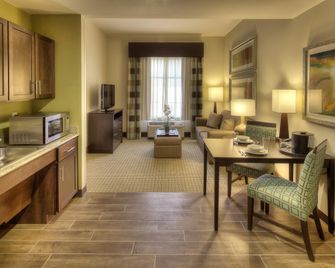 Homewood Suites by Hilton Victoria - Victoria - Sala de estar