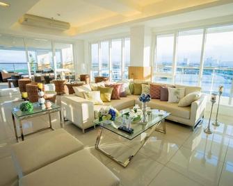 Anuva Residence - Muntinlupa - Hall d’entrée