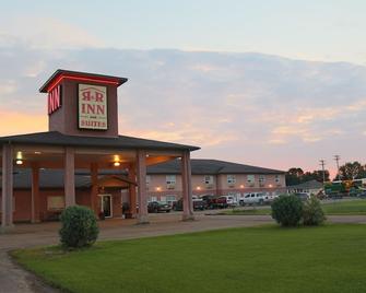 R&R Inn & Suites - Camrose - Gebouw