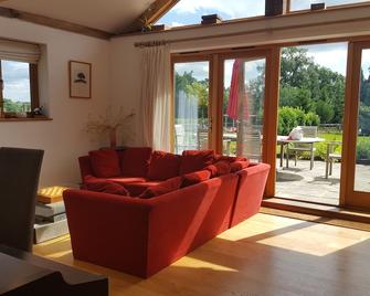 Sleeps 4-6 - Contemporary Oak Framed House Rural Anob Nr Chiddingfold Open Plan - Haslemere - Living room