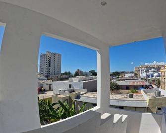 Wifi, Workspace , Perfect Location & Parking - Ponce - Balcony