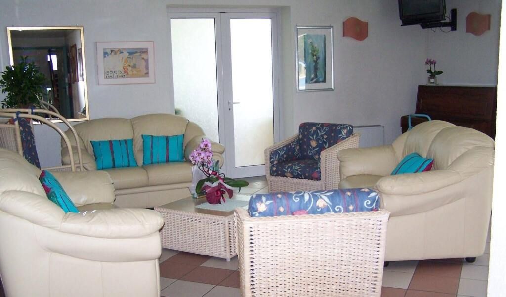 كابري - غرادو - غرفة معيشة