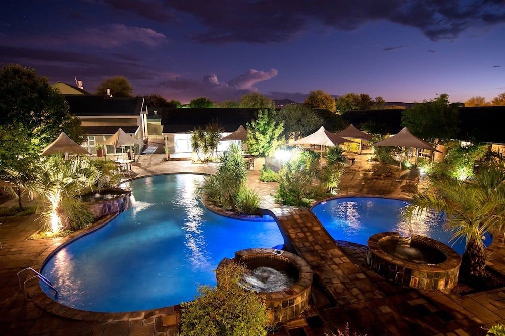 Arebbusch Travel Lodge - ווינדהוק - בריכה