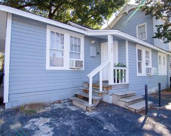 Shore Break: Downtown Pensacola, North Hill - Pensacola - Building