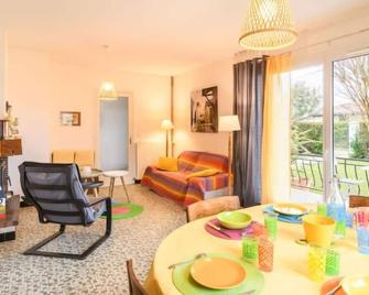 Vacation home Glamys by Interhome - Arès - Dining room