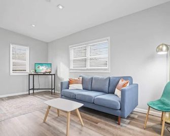 Housepitality - The Restful Studio - Cozy - Newark