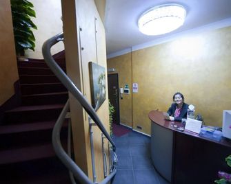 Hotel Bengasi - Moncalieri - Receptie