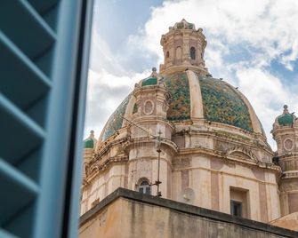 Zibibbo Suites & Rooms - Aparthotel In Centro Storico A Trapani - Trapani