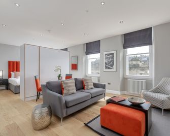 Destiny Scotland Hanover Apartments - Edinburgh - Living room
