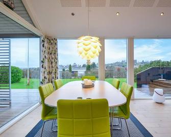 Gorgeous home in Ebeltoft with WiFi - Ebeltoft - Їдальня