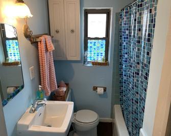 Break Side Studio #5 apts - Norfolk