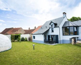 Maison Indigo - 4 Residence - 7 Km From The A6 Motorway - Exit Avallon - Angely - Edificio
