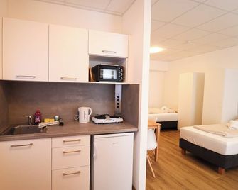 Pöckau 32 Smart Rooms Self Check In - Arnoldstein - Кухня