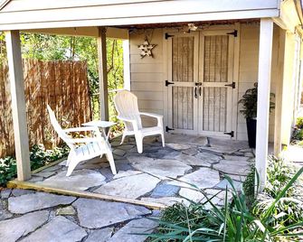 Best Tiny House In Town! - Raleigh - Patio