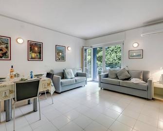 Riva Lago e Spiaggia Apartment 3 - Riva del Garda - Living room