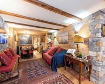 Beautiful Flat In Courmayeur - Happy Rentals - Courmayeur - Living room