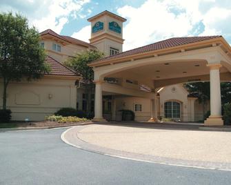 La Quinta Inn & Suites by Wyndham Raleigh Cary - Cary - Edificio
