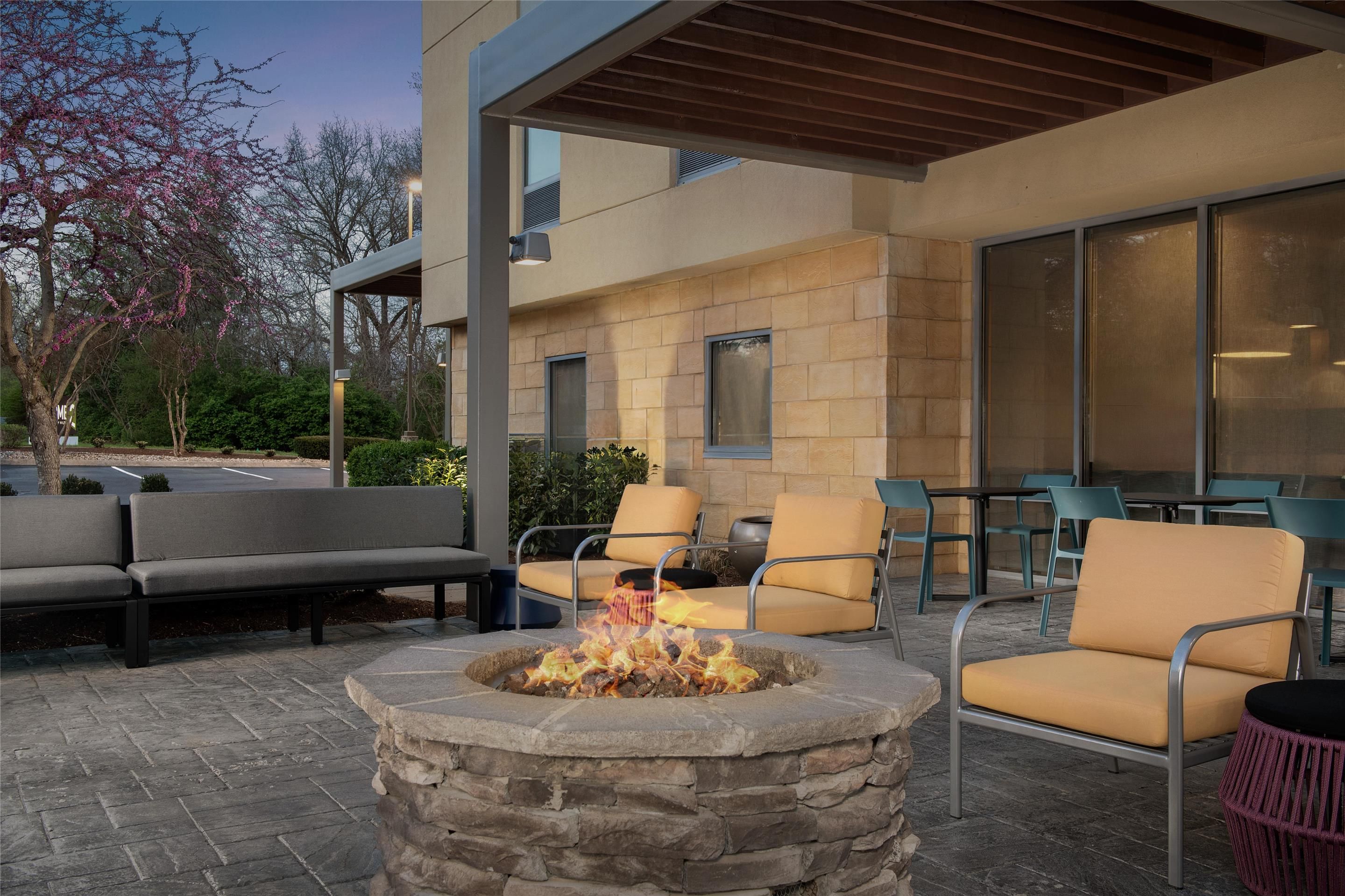Home2 Suites by Hilton Nashville-Airport, TN - נאשוויל - פטיו