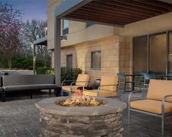 Home2 Suites by Hilton Nashville-Airport, TN - נאשוויל - פטיו