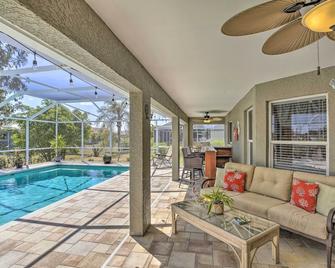 Lanai and Heated Pool Stunning Cape Coral Getaway - Cape Coral - Pool