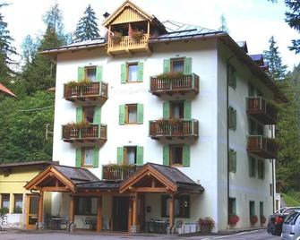 Hotel Zanella - Peio - Gebäude