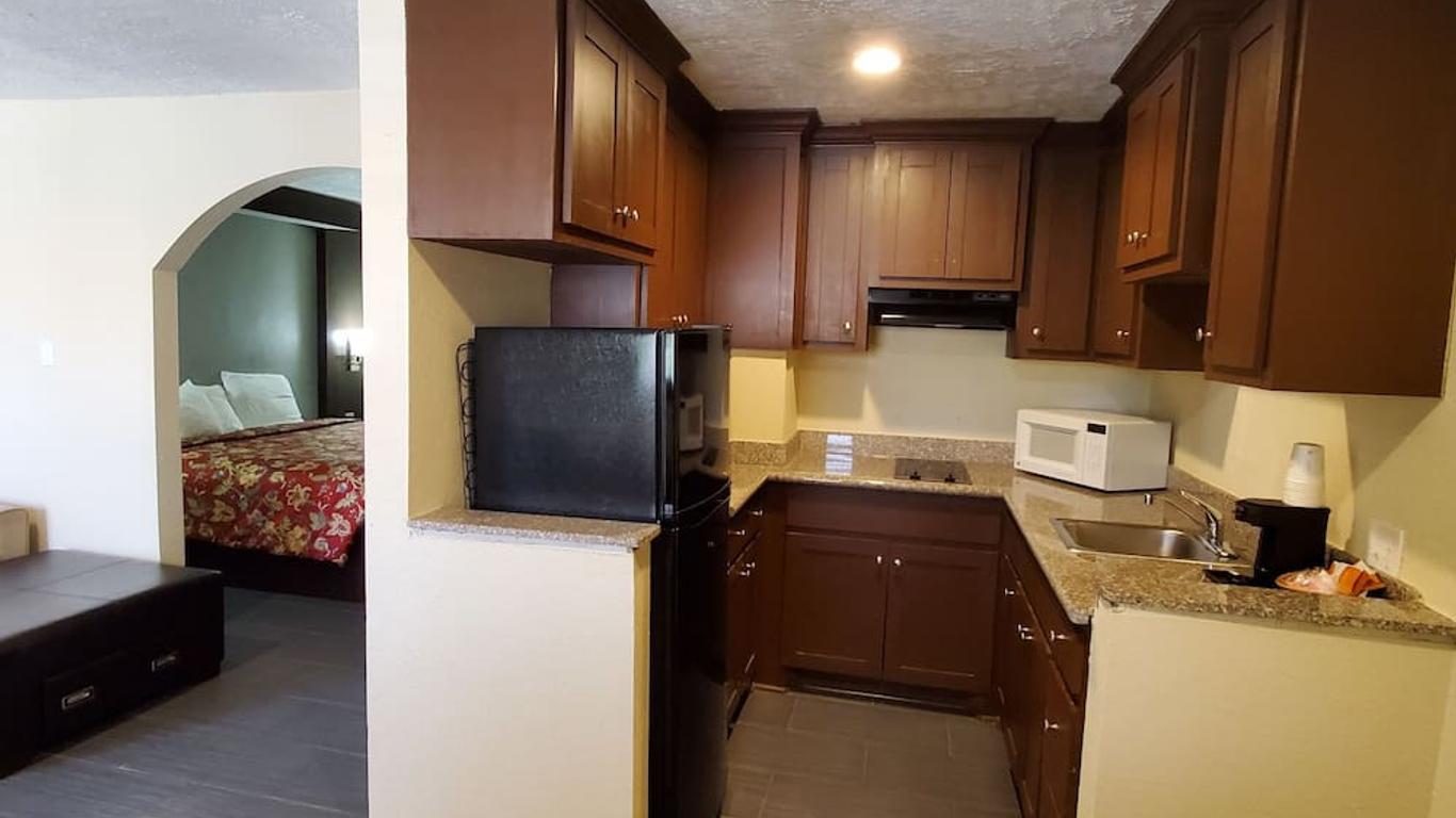 Rodeway Inn and Suites Houston near Medical Center