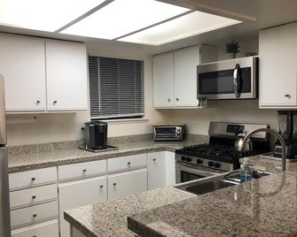 Beautiful Fully Furnished Tehachapi Retreat - Tehachapi - Kuchyň