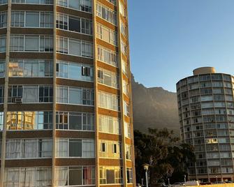 Epic Views and Stunning City Views - Cape Town - Building