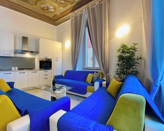 La Casa Rosa al Mare Silver apartment with sea view and parking free at 800 mt - Rapallo - Wohnzimmer