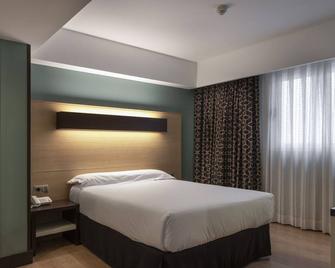 Hotel Ciudad de Logroño - Logroño - Schlafzimmer
