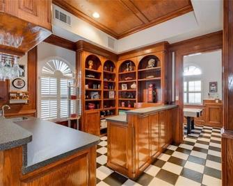 6 Bedroom Mansion With Indoor Pool And Spa!! - Colleyville - Front desk