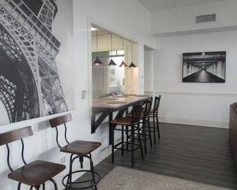 Gateway to the Cape and Islands. Luxury urban setting - New Bedford - Restaurant