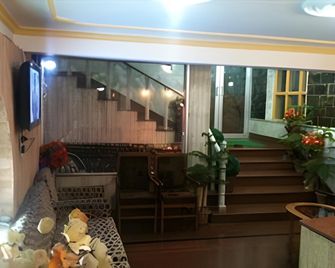 Al Zahoor Inn - Srinagar - Front desk