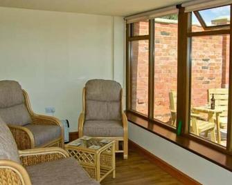 Byre Cottage - Burlton - Living room