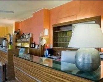 Hotel Ambassador - Laigueglia - Accueil