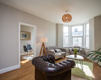 Whitey Bay Coastal Bliss - Whitley Bay - Living room