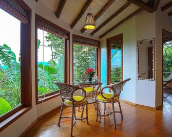 Studios do Barão - Praia do Rosa - Dining room