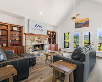 Cloud Nine by CM | Pet-Friendly w/Hot Tub & Mountain Views Near Asheville, NC - Leicester - Sala de estar