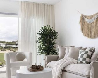Magenta Palms on Golf Course , Pools & Beach acces - Magenta - Sala de estar