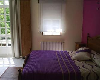 Hostal Costa Victoria - Samos - Bedroom