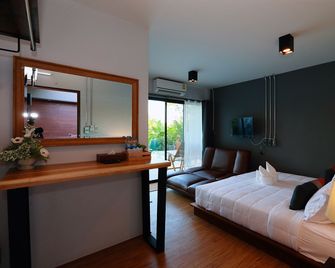 Canvas Family Home - Trat