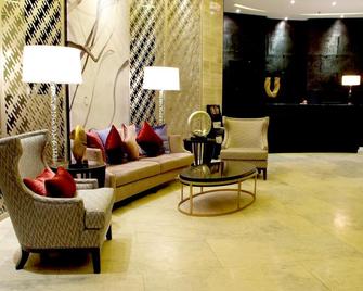 The Penthouse Hotel - Angeles City - Lobby