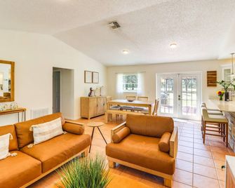 Gas Grill and Fire Pit Peaceful Dunnellon Home! - Dunnellon - Sala de estar