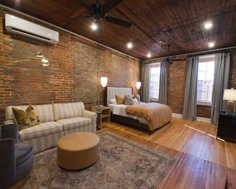 The New York Room- The Buzzard's Roost Inn - Laurel - Habitación