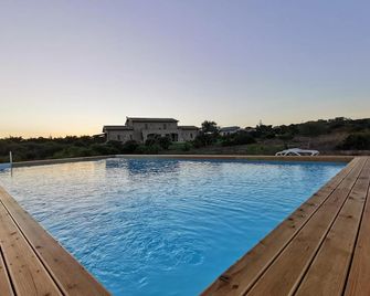 B&B Al Tramonto Portopalo - Portopalo di Capo Passero - Pool