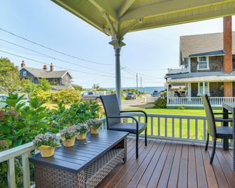 Steps to Inkwell Beach: Victorian Home! - Oak Bluffs - Balcony