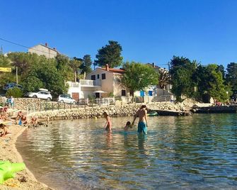 Apartments Suzana - Borovici