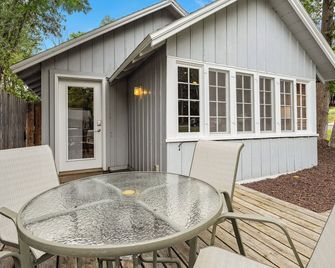 Old Fashioned by Simple Life Rentals - Fish Creek - Patio