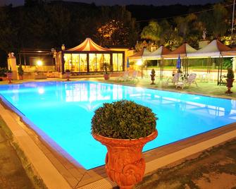 호텔 빌라 라 콜롬바이아 - 아그로폴리 - 수영장